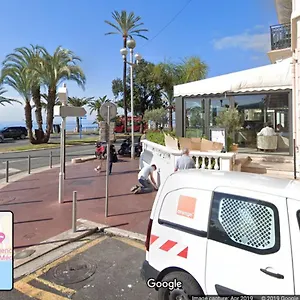 Appartement 2-3 Pces Dans Le Carre D Or A 290 M Des Plages, Nice