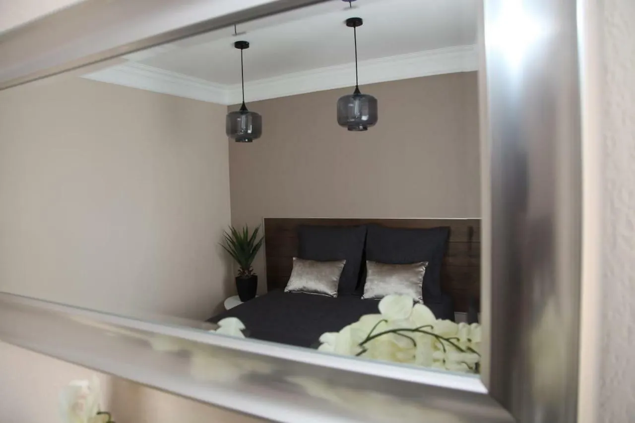 Stylish 2 Room Flat 60 Meters To The Beach Nice Lejlighed